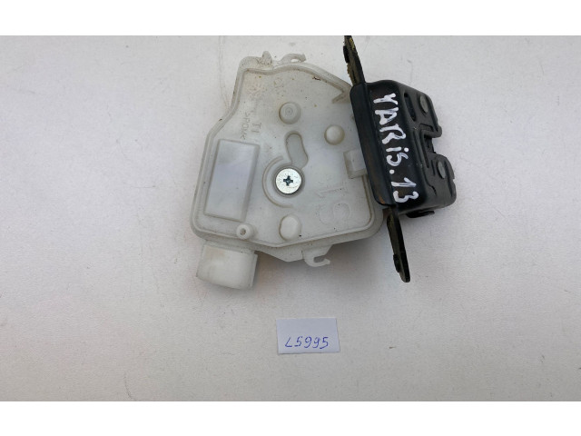 Замок багажника    Toyota Yaris 2013