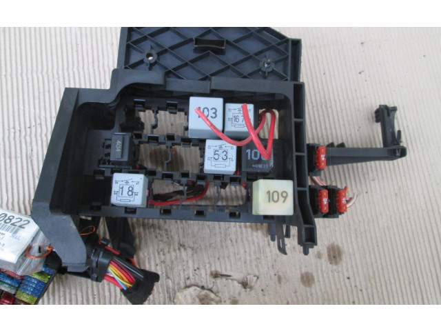 Pojistková skříňka Volkswagen Polo III 6N 6N2 6NF 2001