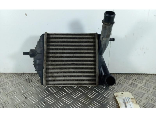 Интеркулер  46836770   Fiat Idea 