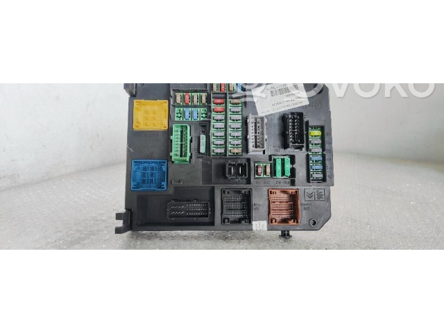 Блок предохранителей 9806687980 Peugeot 508