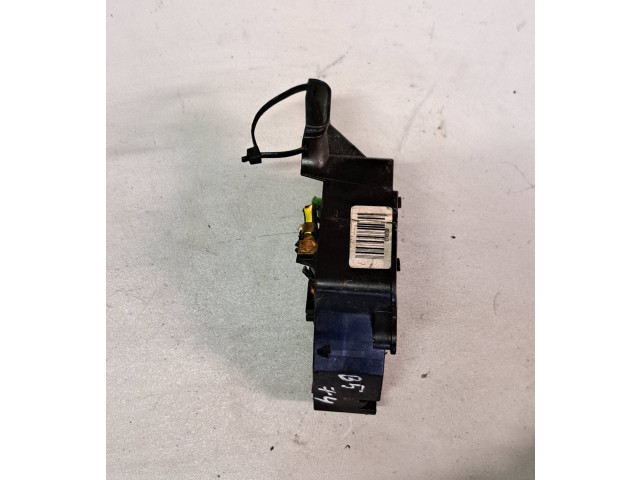 Блок предохранителей  8D2941824   Audi A6 S6 C6 4F    