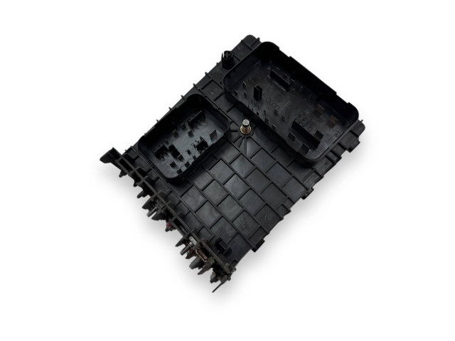 Блок предохранителей 1K0937124P   Audi A3 S3 8P    