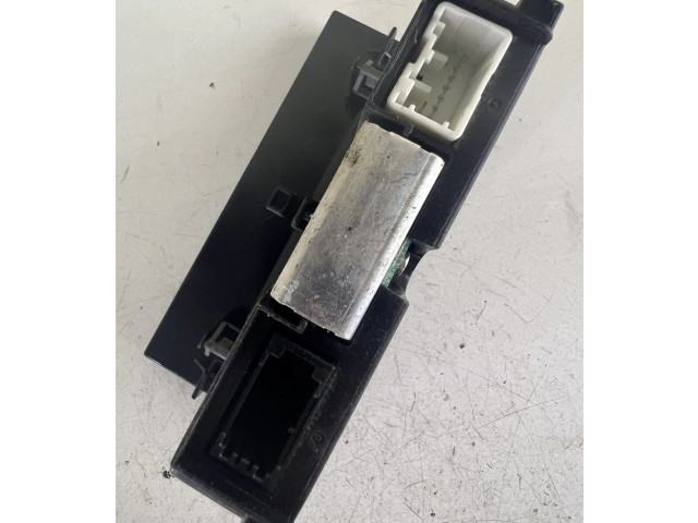 Дисплей    31268055, 006000030777   Volvo V50