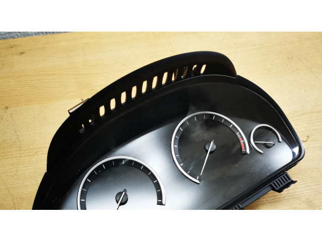 Přístrojová deska BMW 7 F01 F02 F03 F04 2009 9220799