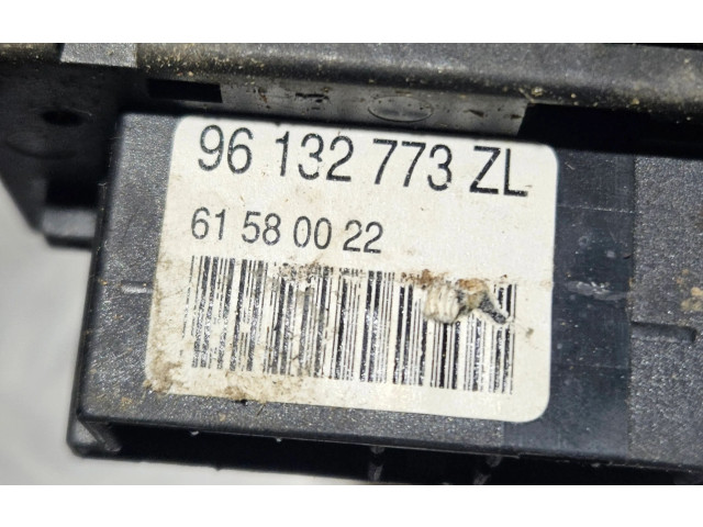 Ручка стеклоочистителей 96132773ZL Citroen Xantia