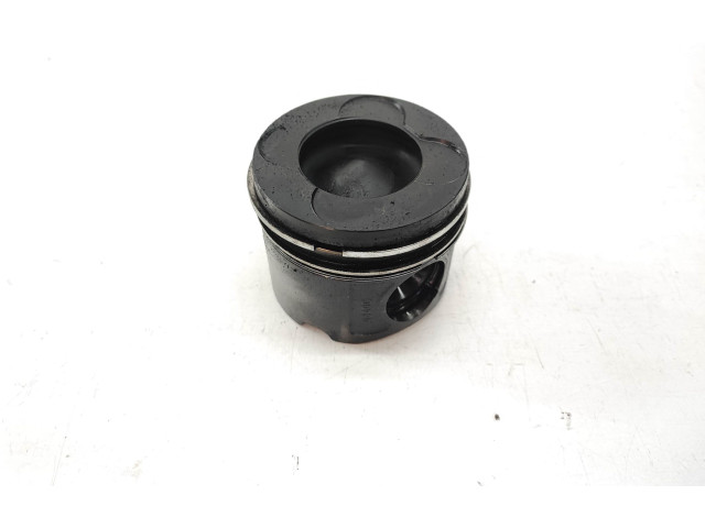 Píst 0840C BMW 3 E90 E91 204D4