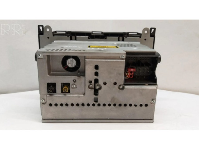 Радио/ проигрыватель CD/DVD / навигация