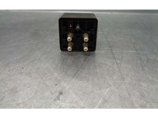 Pojistková skříňka 0332002197 Mercedes-Benz C W202 1997