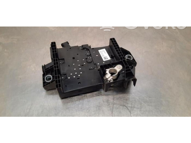 Блок предохранителей  32200334   Volvo XC40    