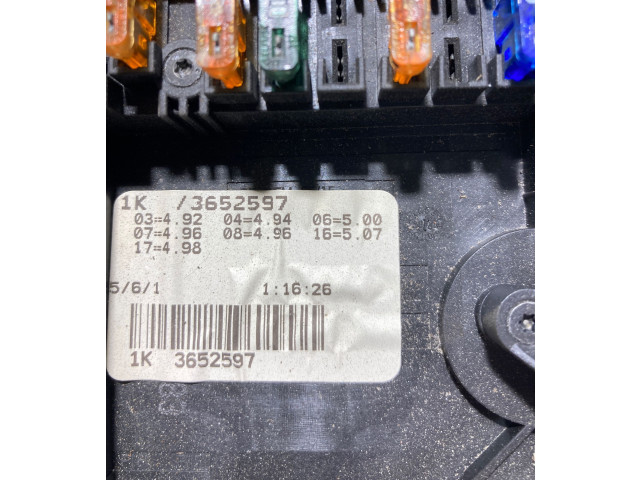 Блок предохранителей 1K0937125A, 017183071   Volkswagen Jetta V    