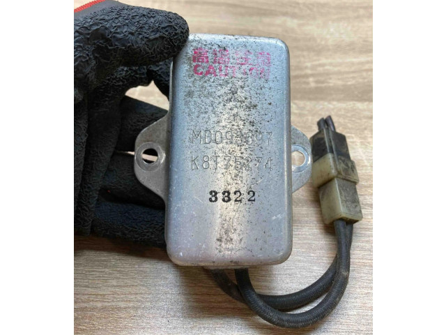 Блок управления MD093697, K8T75274 Mitsubishi Pajero