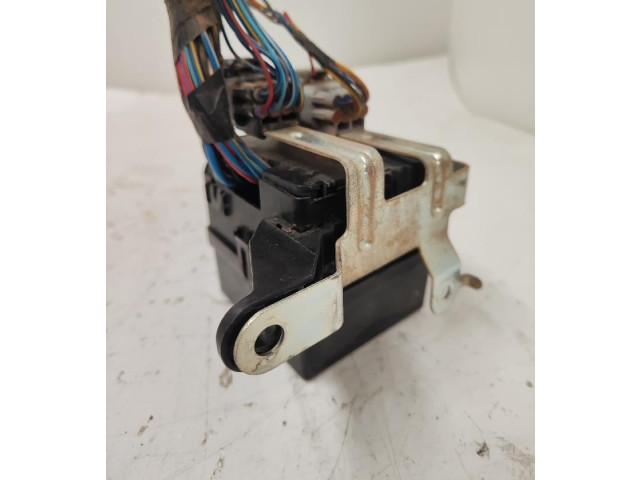 Блок предохранителей SINRF   Mitsubishi Montero    