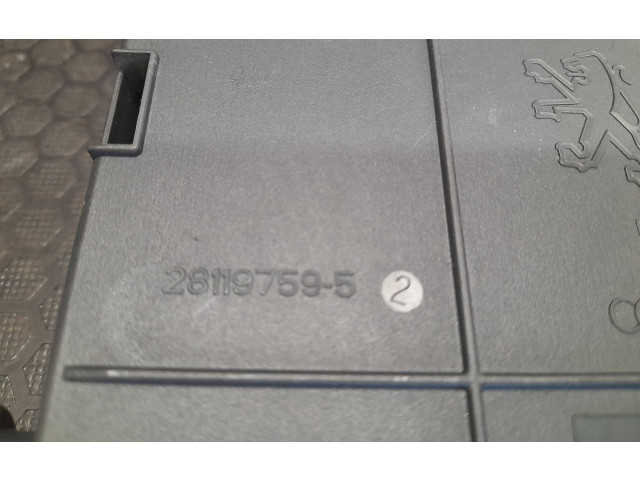 Pojistková skříňka 281197595 Peugeot 5008 2010