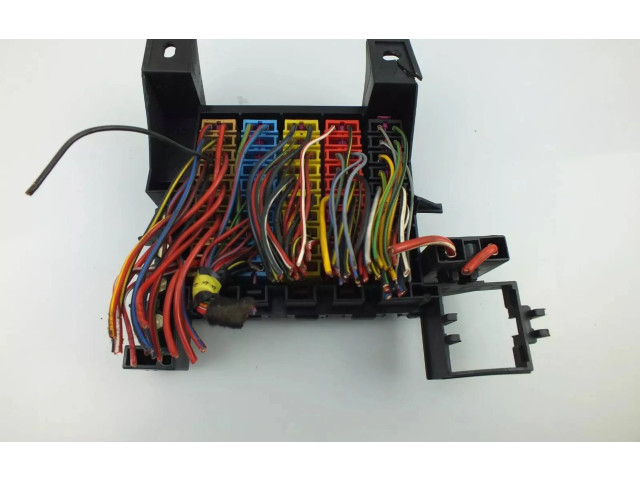Pojistková skříňka 4D0941824 Audi A8 S8 D2 4D 1998