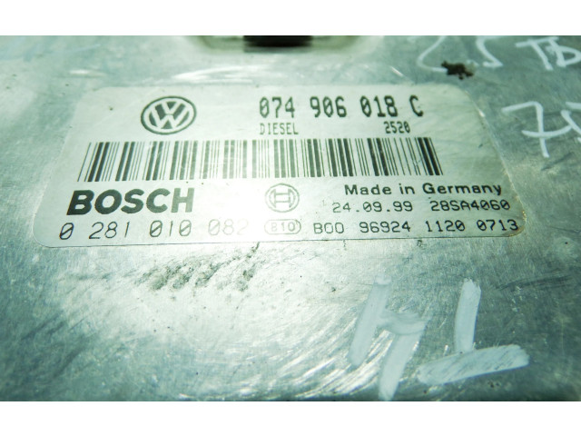 Блок управления двигателя 074906018C, 0281010082 Volkswagen Transporter - Caravelle T4