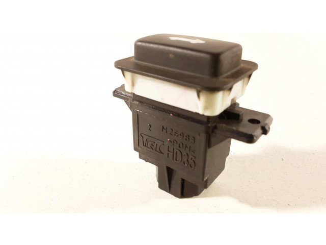 Выключатель открытия задней двери