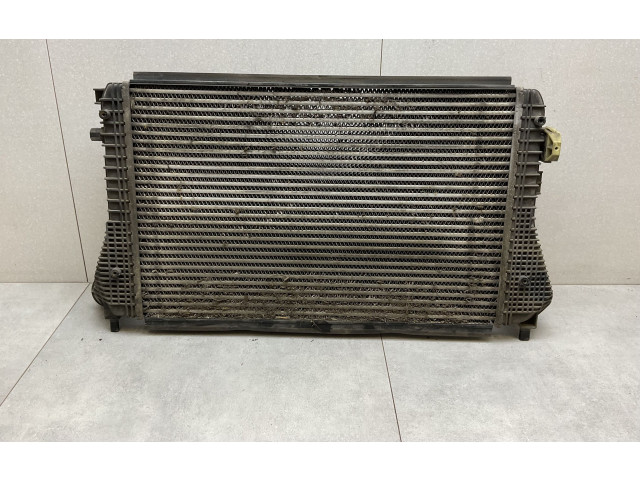 Интеркулер 1K0145803BM Volkswagen Golf VI