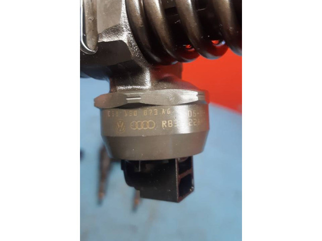 Форсунка 038130073AG Volkswagen Touran I