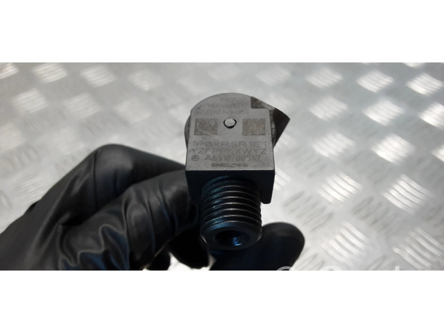 Vstřikovač A6510700587 Mercedes-Benz Vito Viano W639 pro naftový motor 2.2