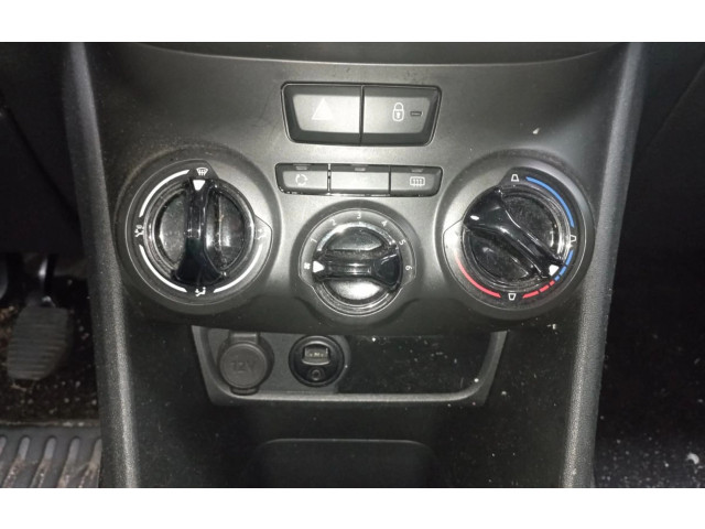 Блок управления климат-контролем    Peugeot 2008 I