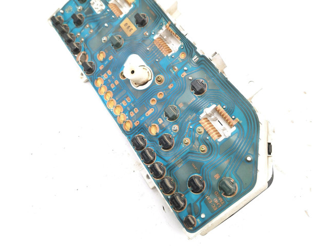 Панель приборов MR240564, MR24266940 Mitsubishi Space Wagon