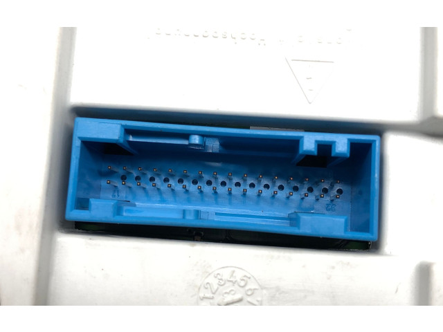 Панель приборов 3D0920882E Volkswagen Phaeton