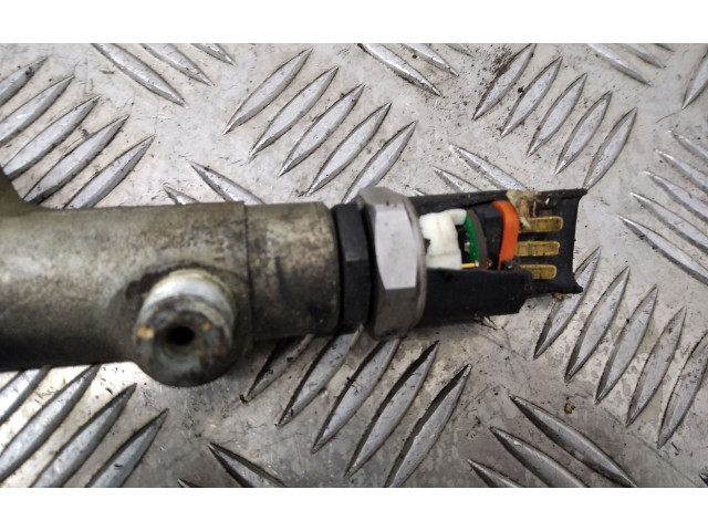 Топливная рампа 0445216002   BMW 3 E46 3.0 