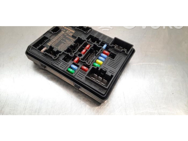 Блок предохранителей 284B69541R Renault Clio V