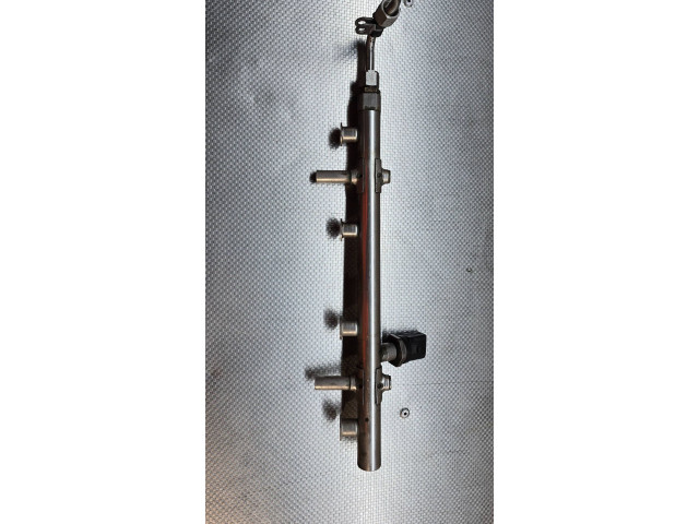 Топливная рампа 06K133317G   Audi A3 S3 8V   для двигателя CJXC