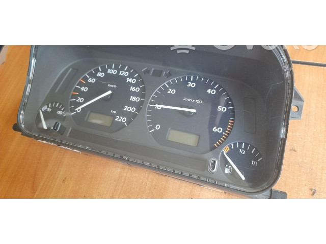 Панель приборов 87001262 Volkswagen Golf III