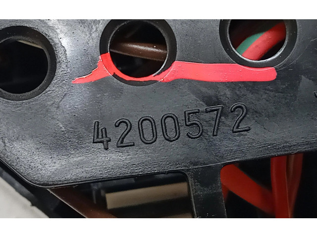 Блок предохранителей  4200572, 4200572   Saab 9-5    