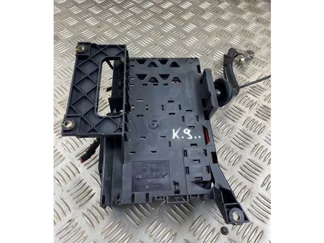   Pojistková skříňka 7L0937548C   Audi Q7 4L 2012