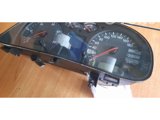 Панель приборов 1J0920822C   Volkswagen Bora       