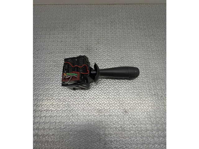 Ручка стеклоочистителей E10670223, 681727472R Dacia Dokker