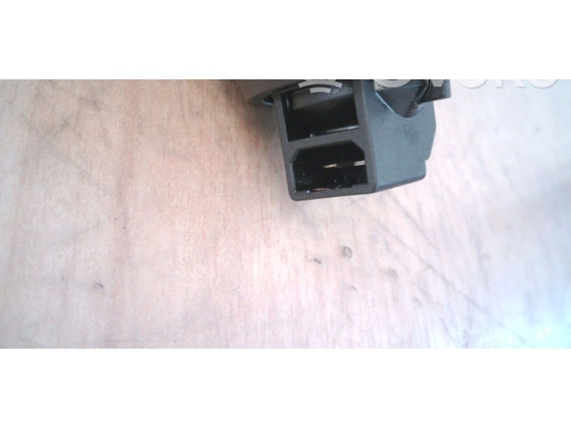 Vstřikovač 038130073BN Skoda Octavia Mk2 (1Z)