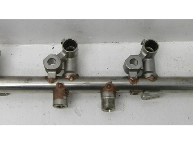 Магистральная трубка топлива