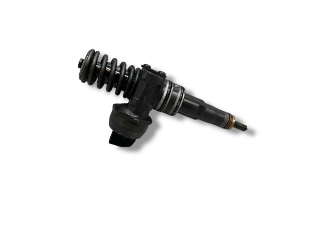 Vstřikovač 0414720232, 038130073br Volkswagen Caddy BST