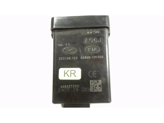 Блок управления 958001W200 KIA Rio