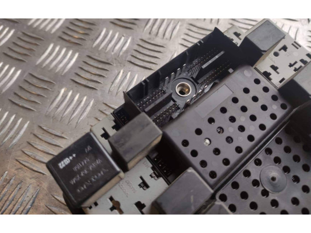 Блок предохранителей 08679899, 02W335 Volvo S60