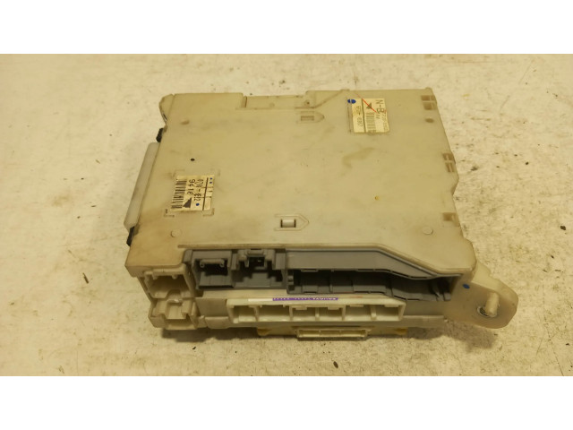 Блок предохранителей 8273053020 Lexus IS 220D-250-350