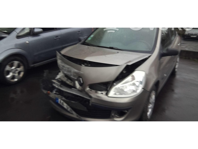 Ручка стеклоочистителей 8201590631 Renault Clio III