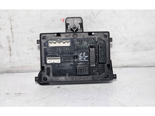 Блок комфорта 8200343733   Renault Clio III   