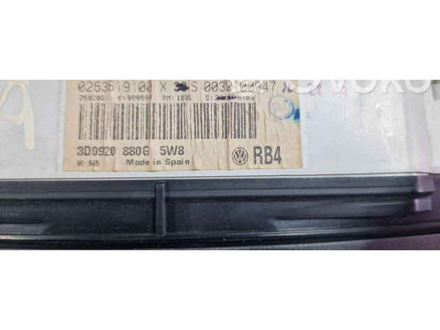 Панель приборов 3D0920880G Volkswagen Phaeton