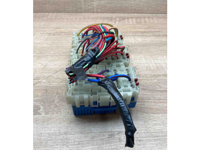 Блок предохранителей Volvo S80