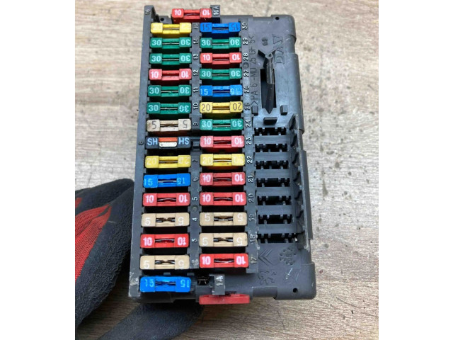 Pojistková skříňka 9450582180 Peugeot 406 1996