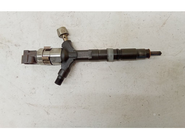Форсунка 2367030030 Toyota Land Cruiser (HDJ90)