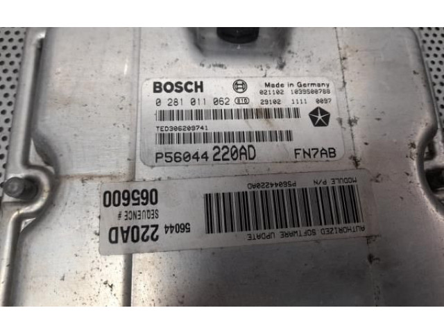 Блок управления двигателя 0281011062, P56044220AD Jeep Cherokee III KJ