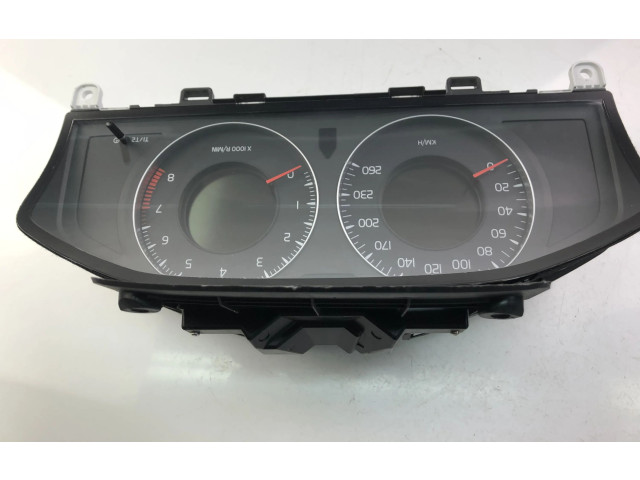 Панель приборов 30786622AB   Volvo V70       