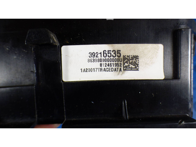 Блок предохранителей 39216535, 812461952 Vauxhall Astra K