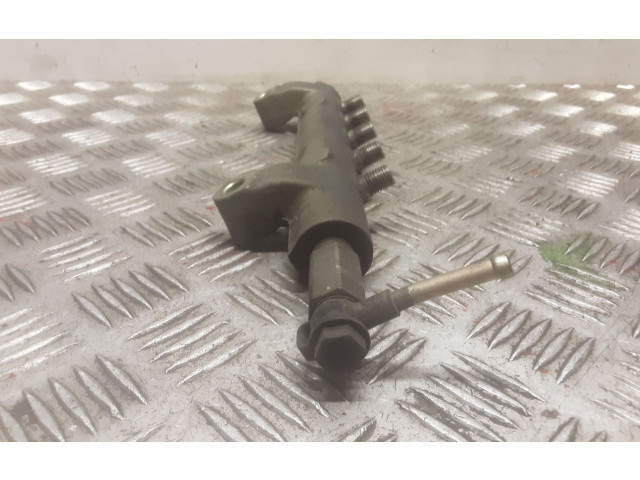 Топливная рампа 11E81305   Nissan X-Trail T30   для двигателя 1